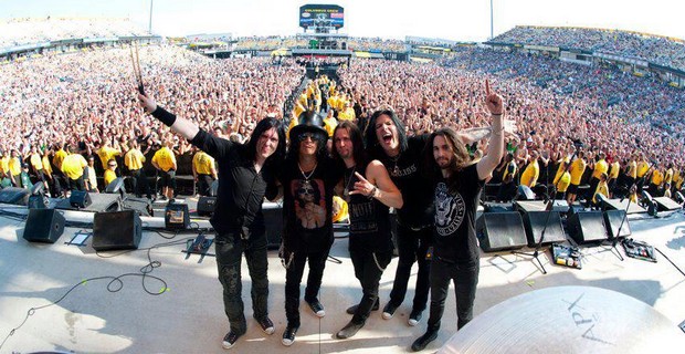 Slash, Myles Kennedy & The Conspirators in 2012