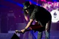 Slash live photo & picture gallery