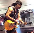 Slash live photo & picture gallery