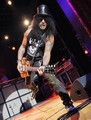 Slash live photo & picture gallery